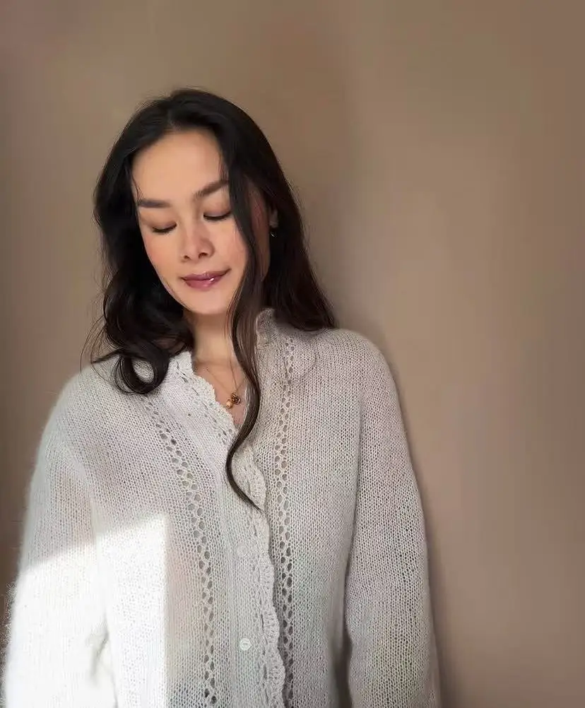

French style design, unique and niche knitted cardigan for women, V-neck soft and sticky long sleeved sweater jacket for women,