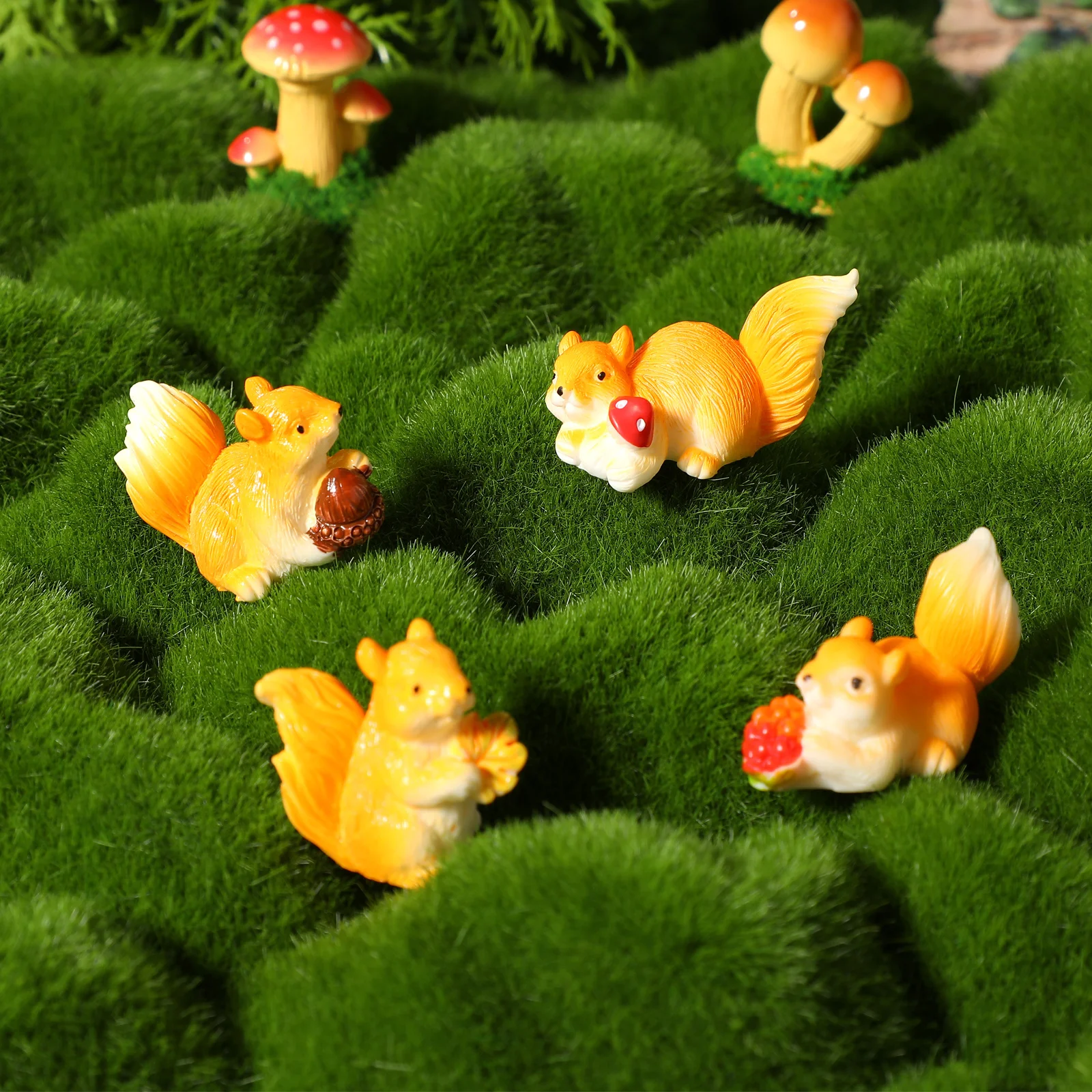 

4Pcs Squirrel Miniatures Adorn Safe Gentle Practical Compact Delicate Cake Car Garden Micro Landscape Decoration