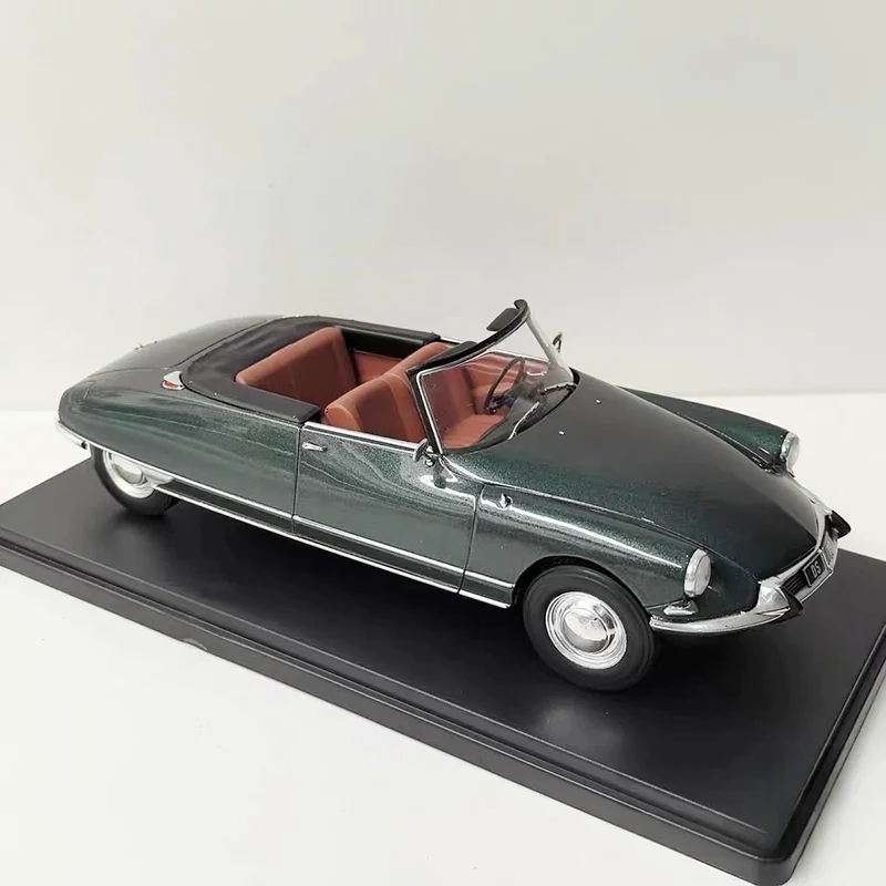 WHITEBOX Diecast 1:24 Scale CITROEN DS19 Cabriolet Alloy Car Model Finished Simulation Collection Decoration Gift Display