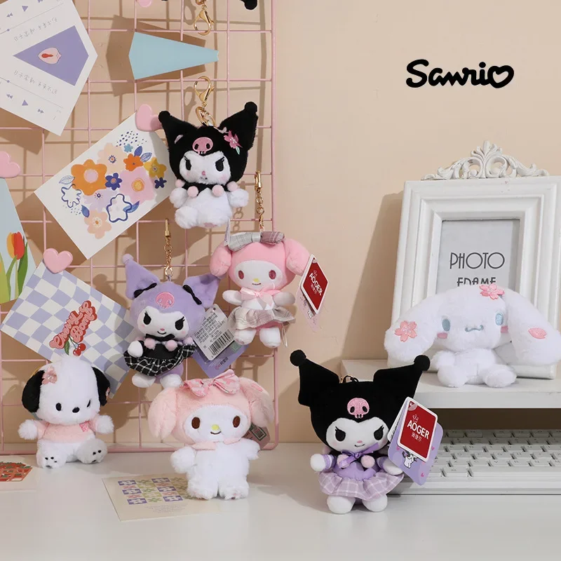 LLavero de felpa de la serie de uniforme Sanrio Kuromi Melody, colgante Cinnamoroll, Pochacco, muñeca Kawaii, regalo para niña