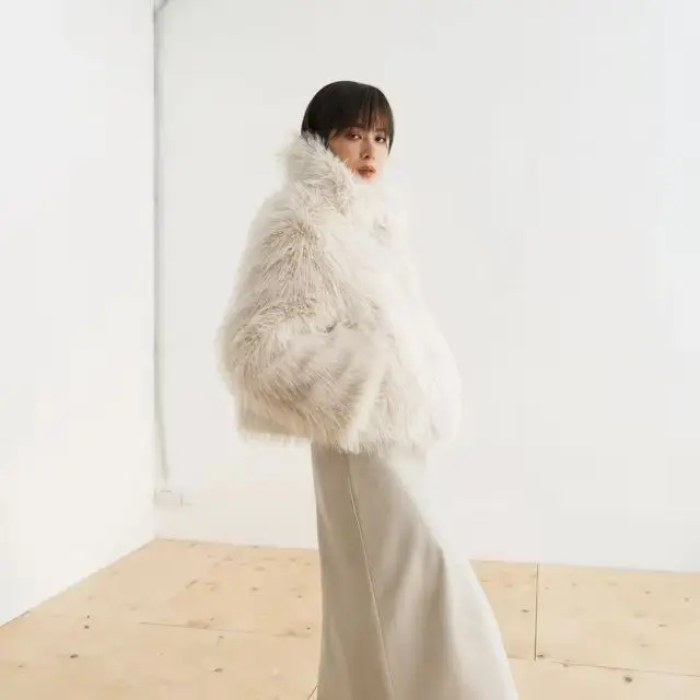 IG Women High Stand Collar Cropped Faux Fur Coat, Oversized Fluffy Long Hair Jacket, Side Pockets Winter Warm Casual Outerwear
