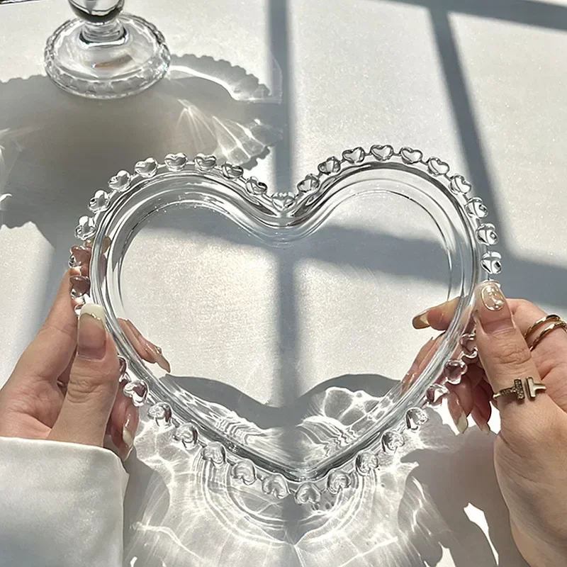Love fruit glass plate retro heart-shaped transparent breakfast dessert plate cake plate home tableware ornaments
