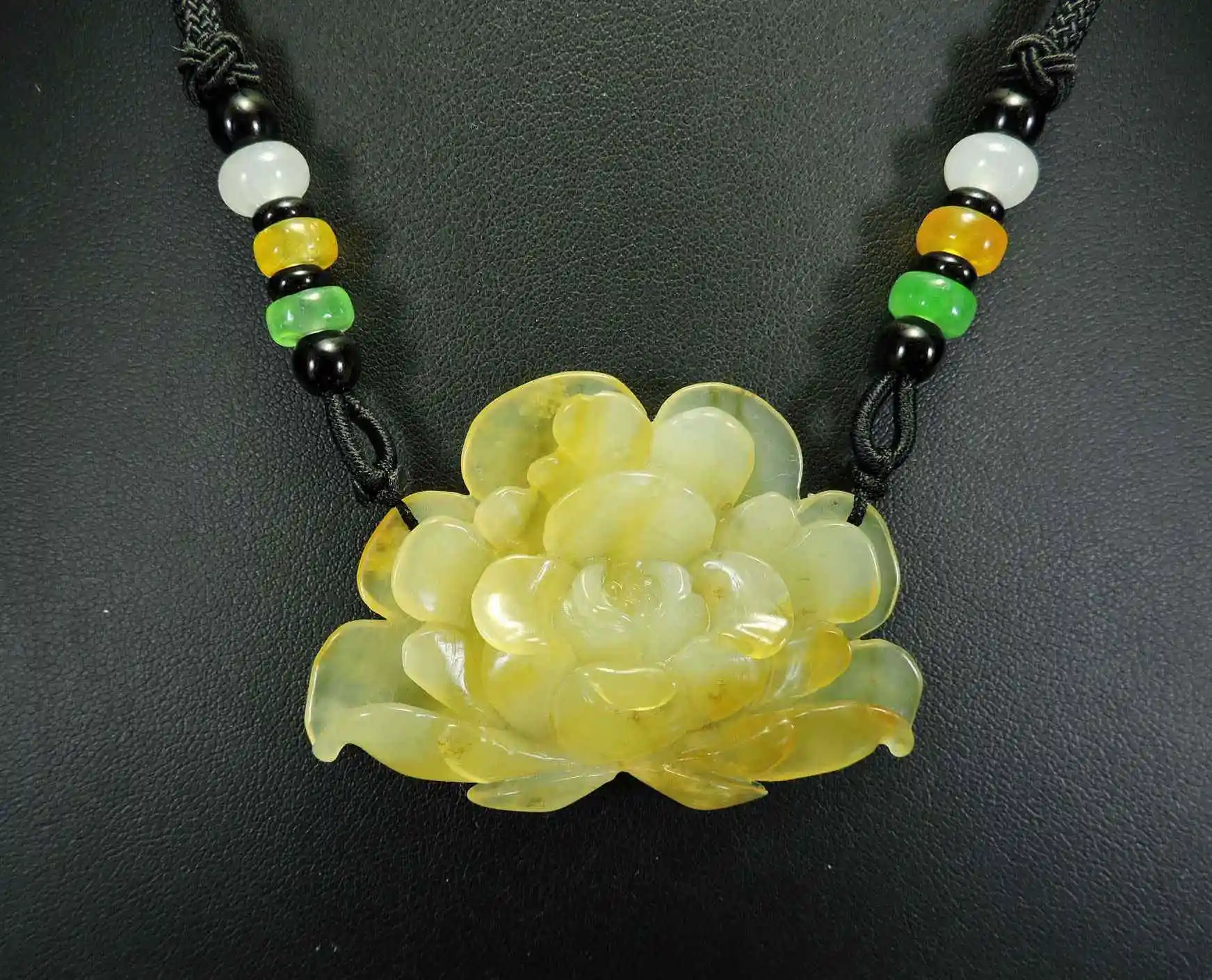 Jade Jewelry Natural Jade Pendant Necklace Hand-Carved peony flower Jadeite Necklace Pendant Gift No Treatment 055j