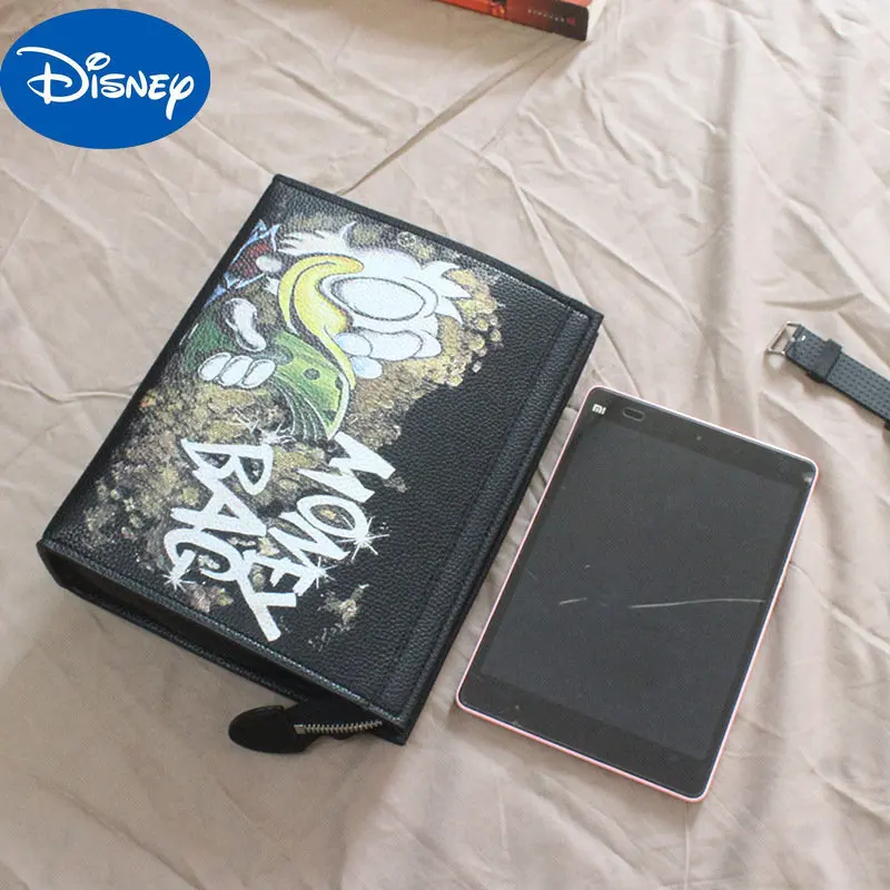 MINISO Disney Paperino Hold Bag Borsa da uomo in morbida pelle Pu con clip per personalità 2023 Nuovi modelli Portafoglio da uomo