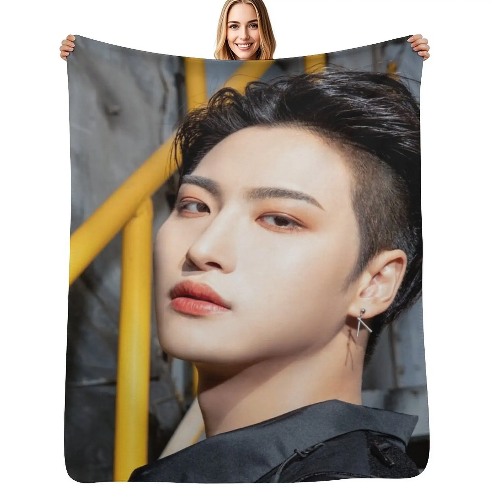 

ATEEZ SEONGHWA THE WORLD EP.1 : MOVEMENT GUERRILLA Throw Blanket bed plaid Plush Flannel Blanket