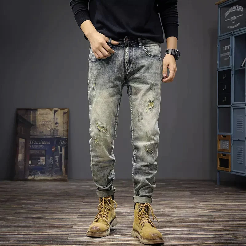 Jeans Vintage moda uomo Retro giallo blu Stretch Slim Fit Jeans strappati uomo ricamo Patched Designer Denim Pants Hombre