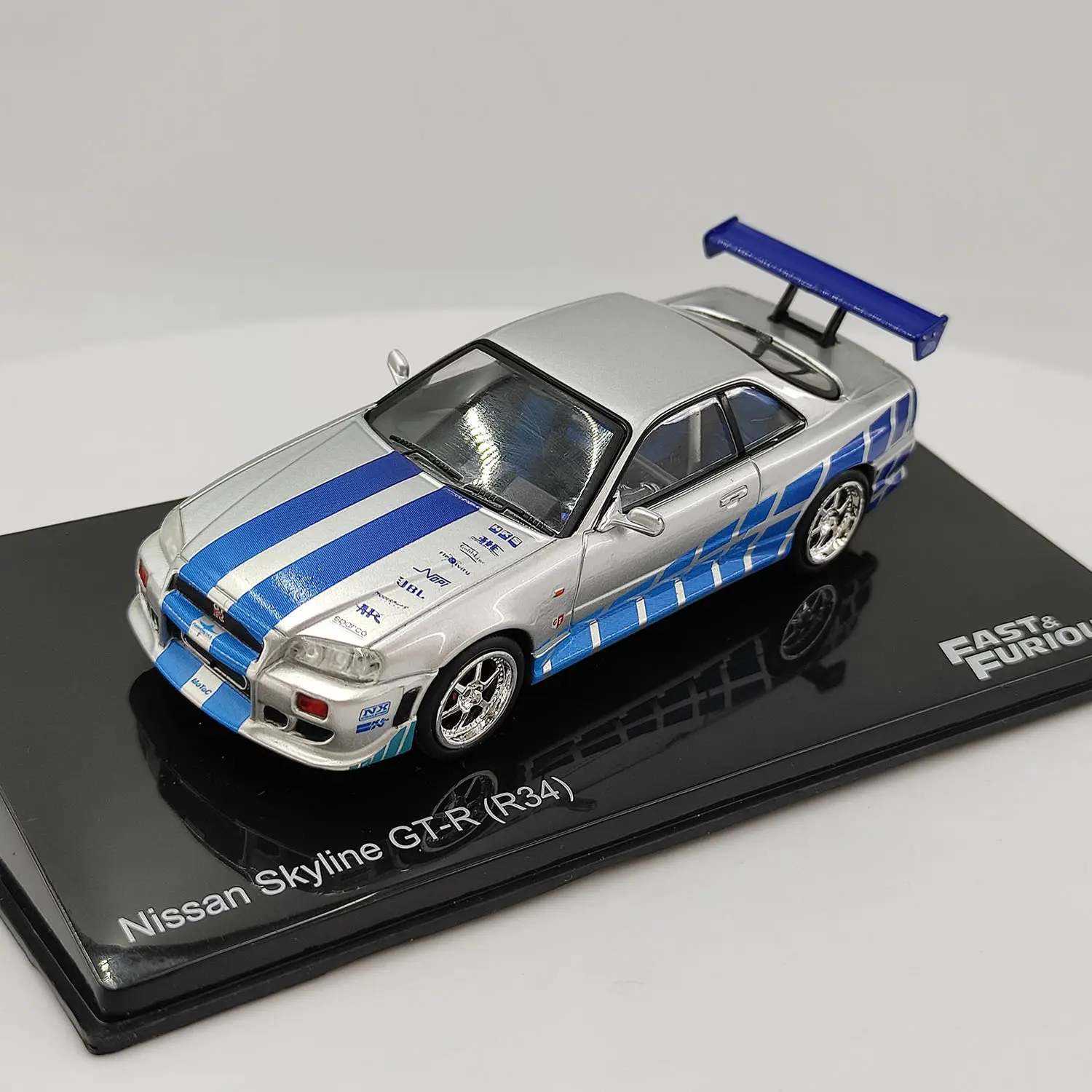 Diecast IXO 1/43 Scale NISSAN SKYLINE GT-R R34 Alloy Car Model Collectible Toy Gift Souvenir Display