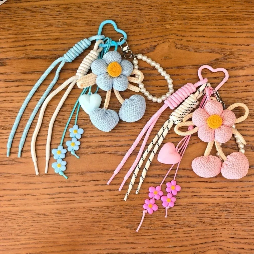 New Handmade Knitted Flower Bag Charm Pom Pom Polyester Knitted Charm Cute Flower Shape Flower Keychain Pendant Girls Gifts