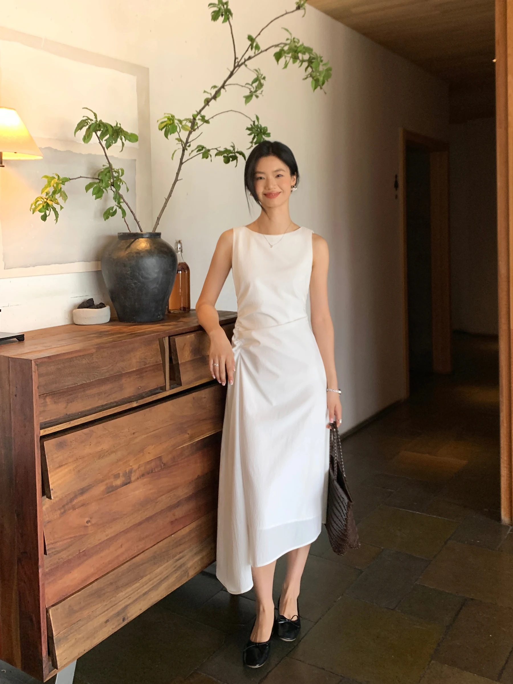 Pusumede White Sleeveless Women's Dress Waist-Cinching Asymmetrical Long Skirt Commute Style Polyester Fiber round Neck Citywalk