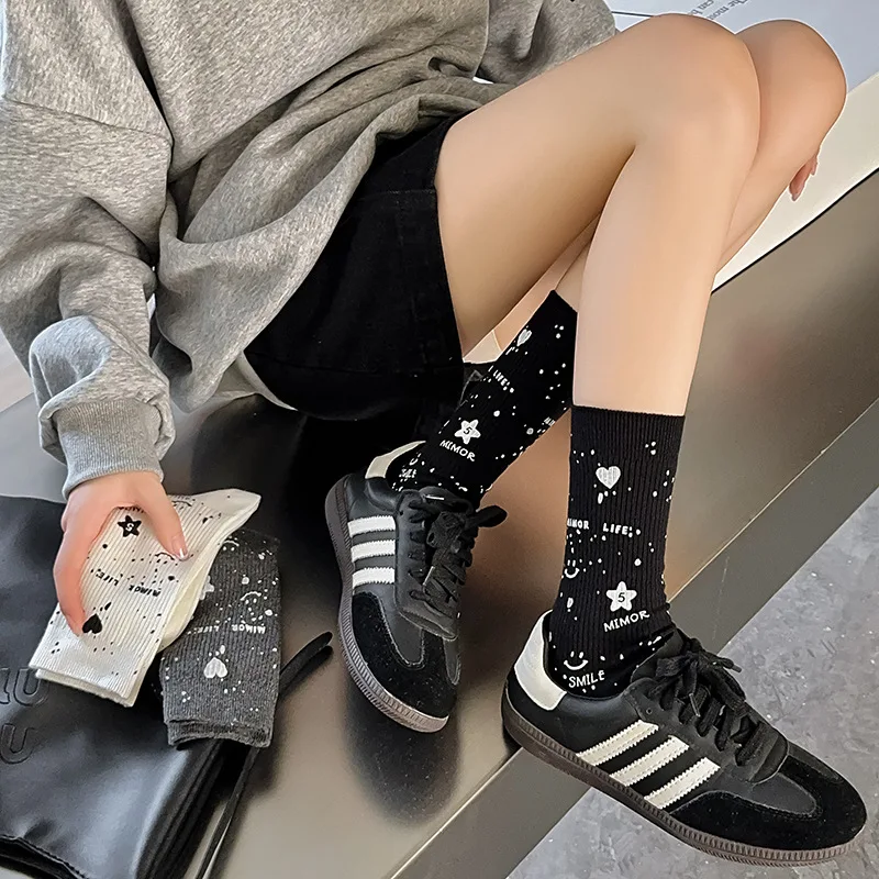 2 Pairs Of New Trendy Socks Can Be Worn In All Seasons, And The Forest System Pile Socks Letter Love Creative Women's Socks Styl