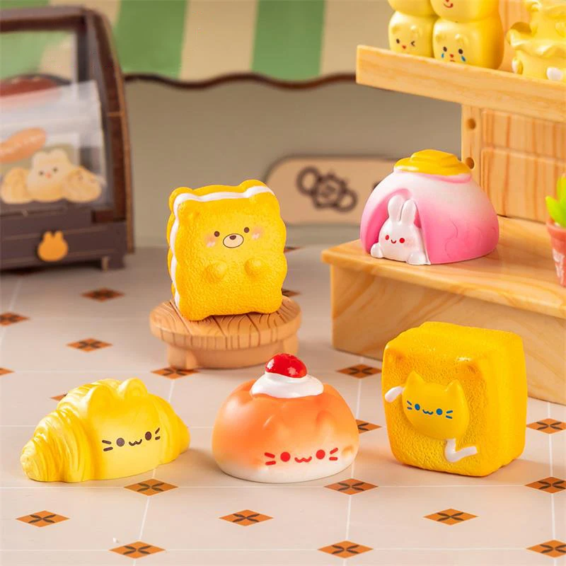 Simulation Cute Mini Animals Desserts Bread Micro Landscape Ornaments Car Home Ornaments Dollhouse Toys DIY Decoration Kids Gift