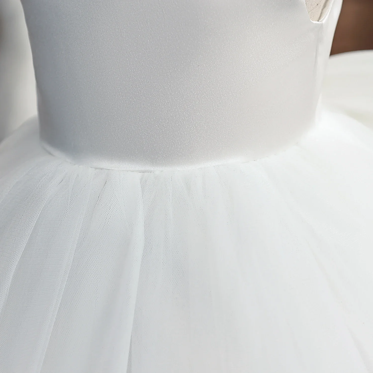 Backless Cute Kid Princess Dress Sleeveless Pearls Elegant Girls Birthday Party Dresses Flower Girls Dress for Wedding Tutu Gown