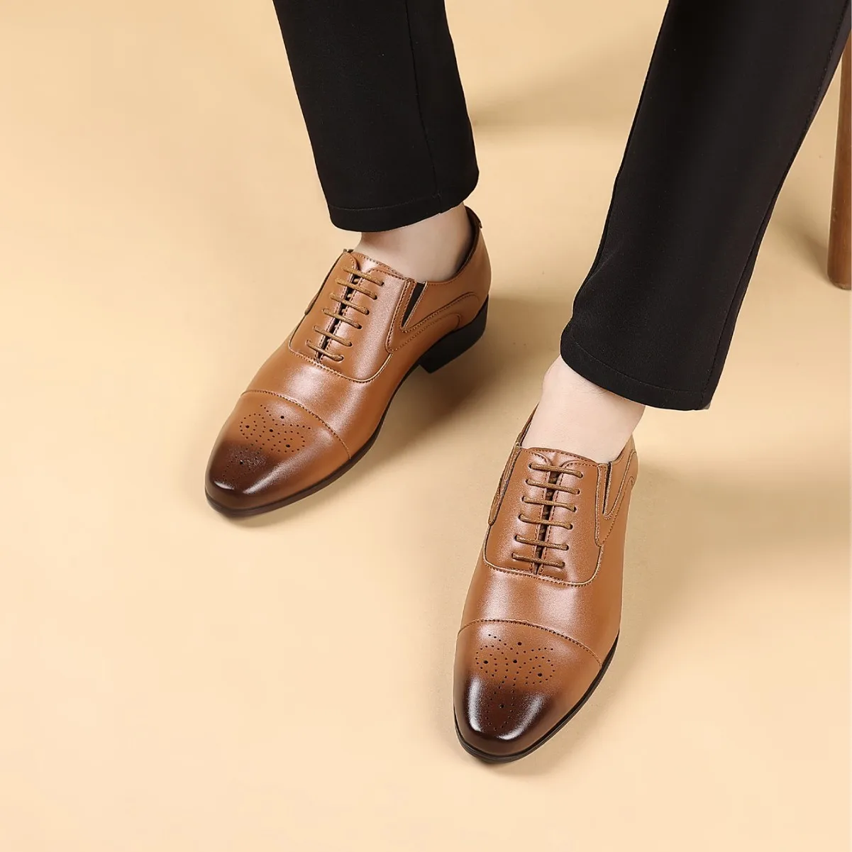 Sapatos masculinos de negócios moda vestido de casamento masculino sapatos de couro de luxo masculino escritório sapato social masculino festa