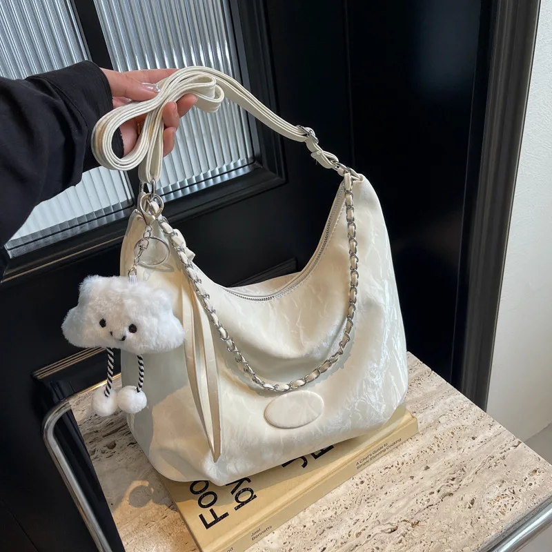 

Large capacity bag, female niche, high-end crossbody bag, 2025 new versatile commuting bag, stylish chain shoulder bag