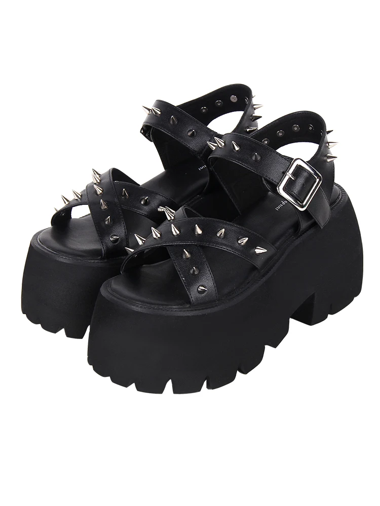 

2024 Summer New Punk Punk Rivet Thick Bottom Matsuke Plum Blossom Bottom Sandals Japanese Cool And Spicy Girl Fashion Shoes