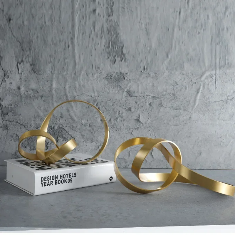 Creative Gold Crafts Knot Golden Line Hollow Out Figurine Metal Winding Rope Decorative Figurines Home Decoration Accessories