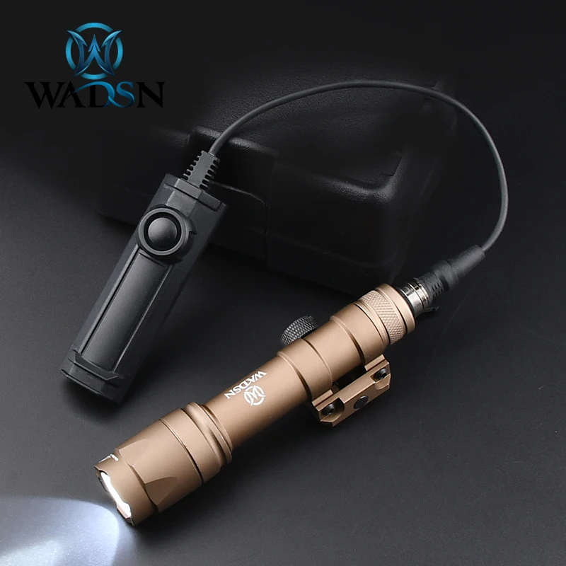 

M600 M600C Tactical Flashlight Scout Light Fit Picatinny Rail 600LM LED With Dual Function Switch Wdasn M4 Airsoft Metal Weapons