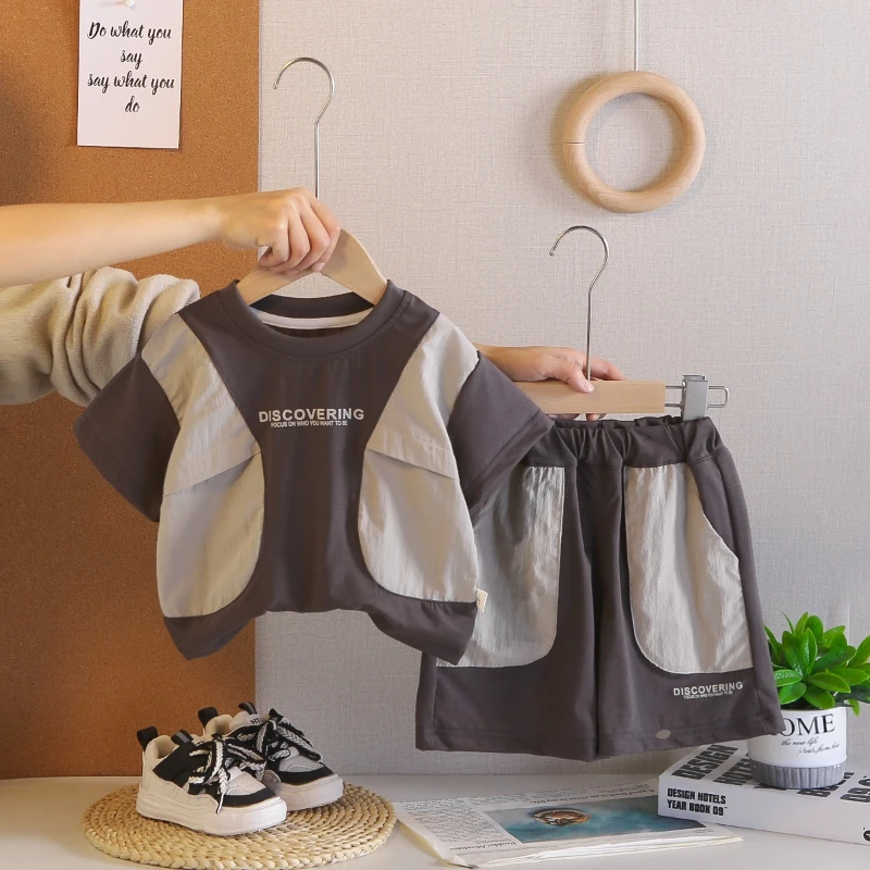 2026 Summer Hot Selling New Round Neck Color Blocked Sports Style Short Sleeved Top and Shorts Two-piece Set for Children