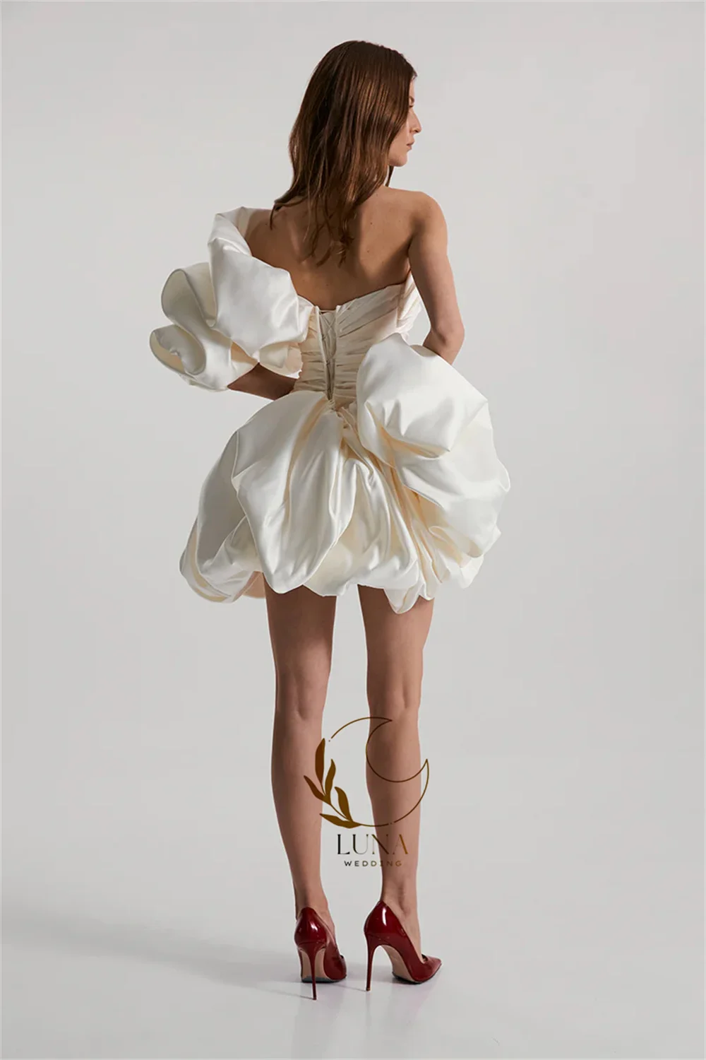 Luna Customized One Shoulder Short Wedding Dresses 2026 New Pleated Soft Satin Mini Bridal Gown Modern Robe De Mariage