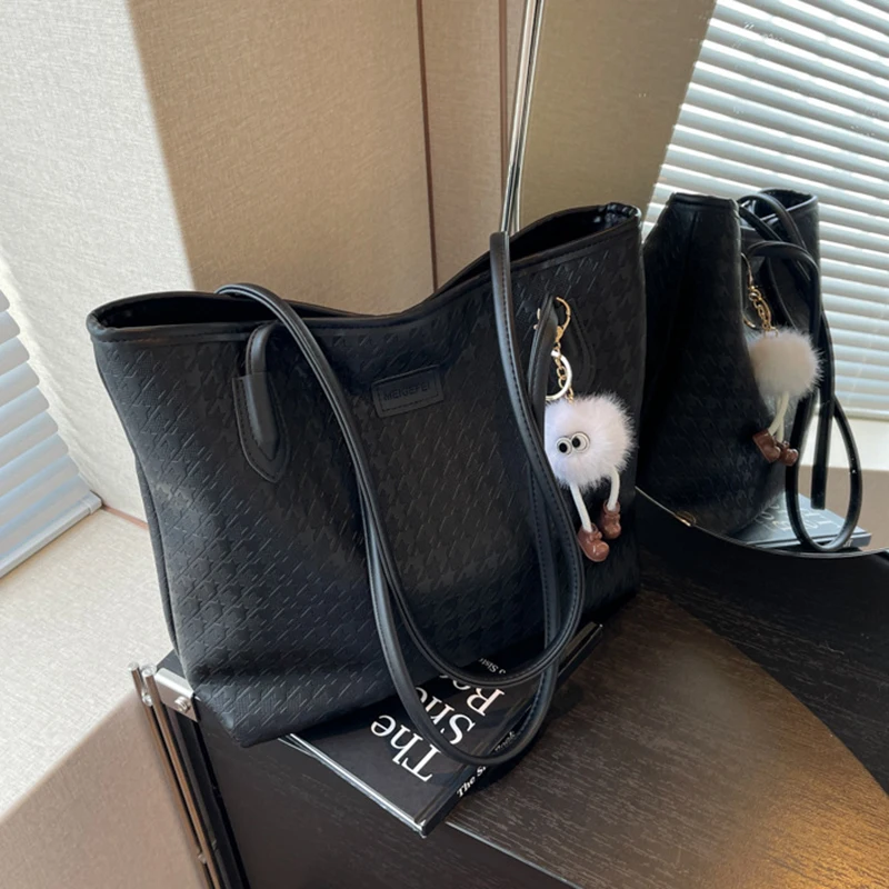 

Large Capacity Bag Women's Autumn Versatile 2025 New Casual Shoulder Bag College Student Class Bag Commuting Tote Bag