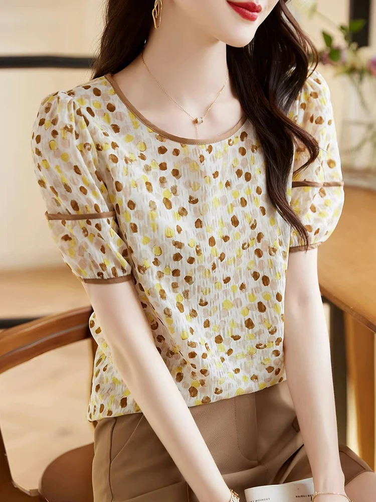 

Summer New Lightweight Comfortable Yellow ort Sve T-irt round Ne Printed Hooded Commute Top for Women Korean Sle