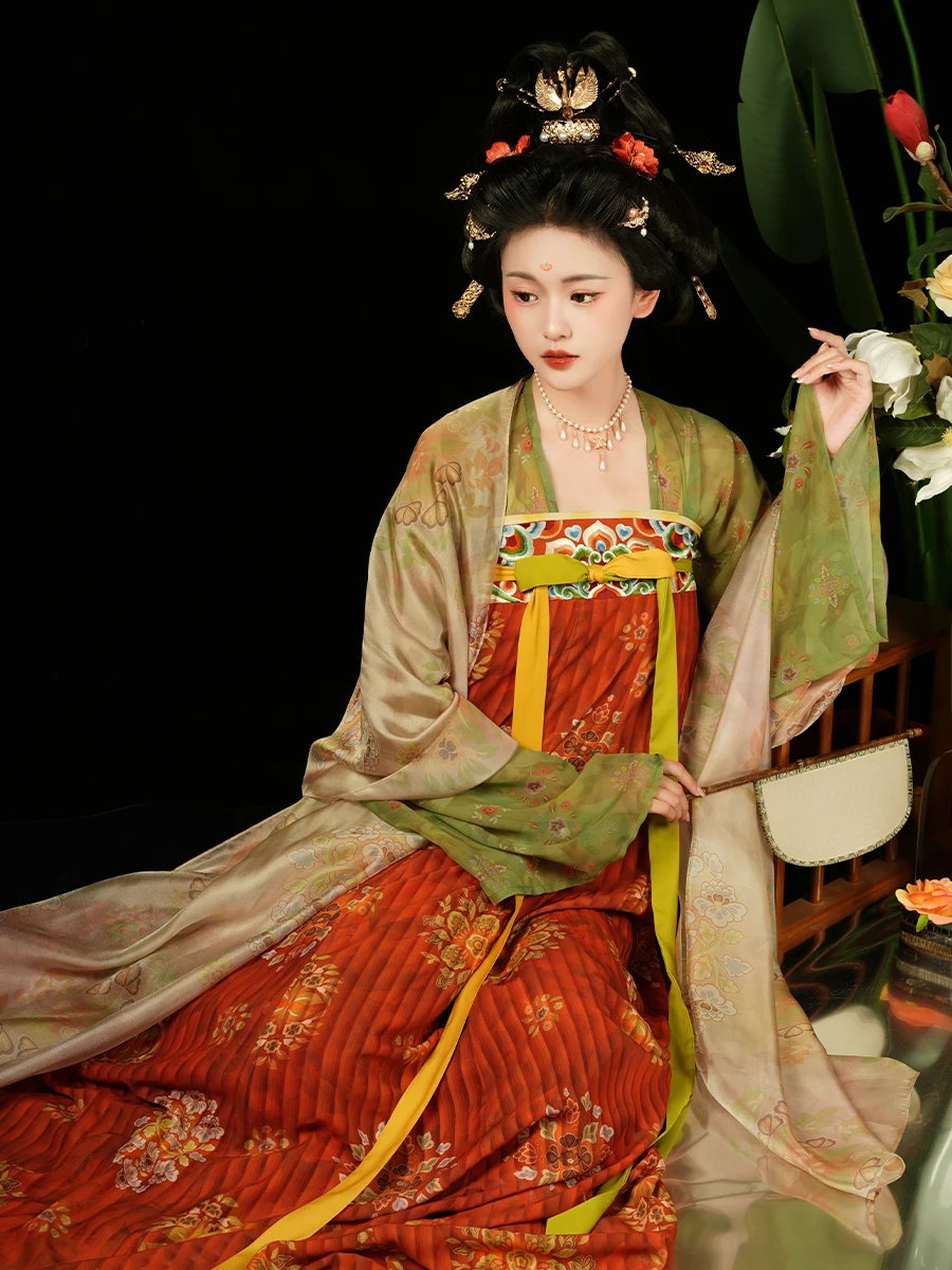 Hanfu Dunhuang Tang Dynasty restored wind and thin chest shirt, skirt, silk broken skirt, summer breathable