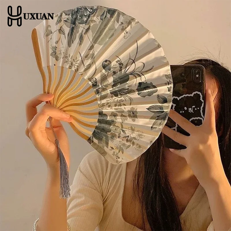 مروحة حريرية قابلة للطي على الطراز الصيني القديم مروحة يدوية على شكل زهرة كلاسيكية أنيقة مع غطاء مروحة شرابة مروحة قابلة للطي لحفلات الزفاف مع حقيبة #3