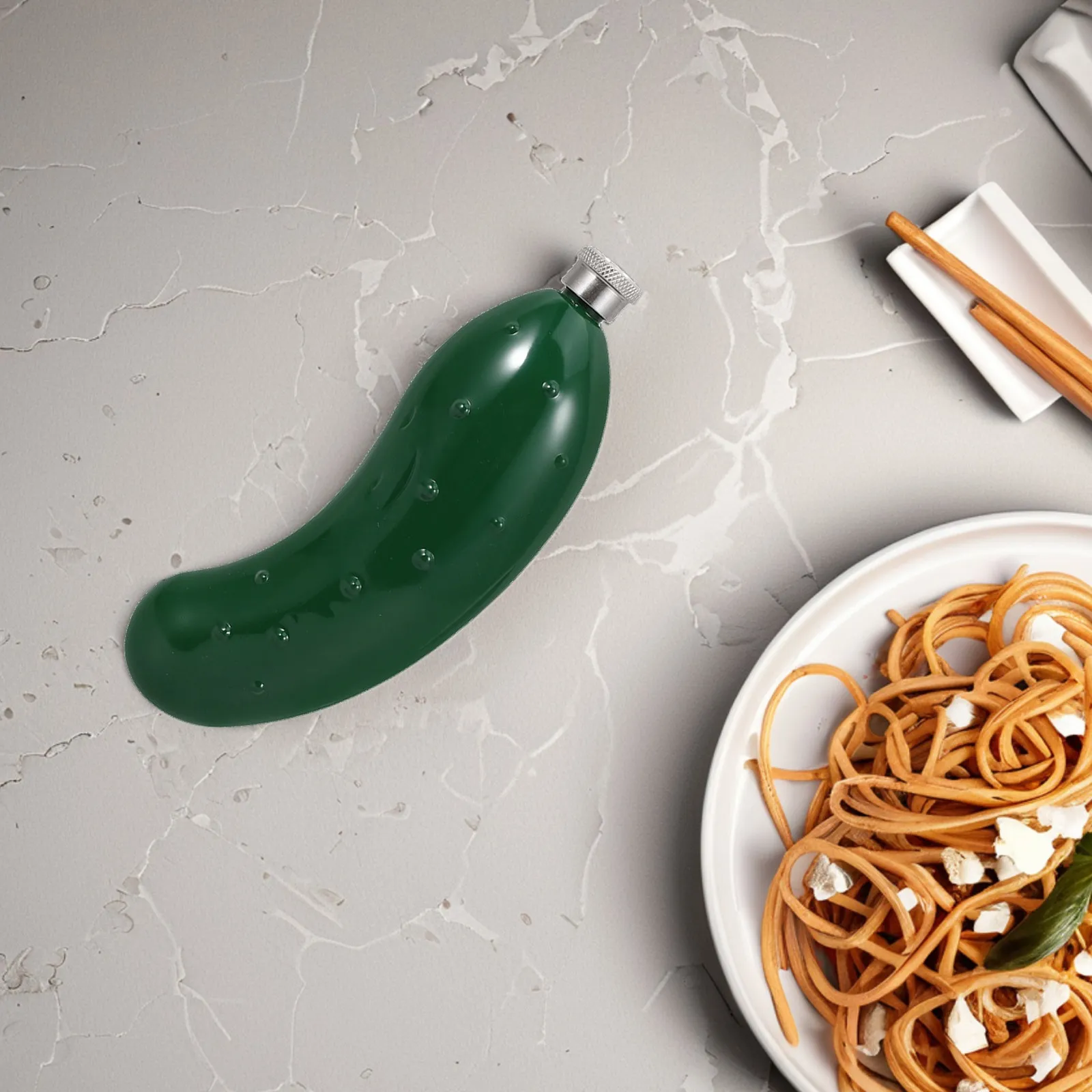 Botella de Acero Inoxidable con Forma de Pepino, Compacta y Portátil, para Whisky, Licor, Agua, Jugo, Bebidas, Viajes, Camping, Bolsillo