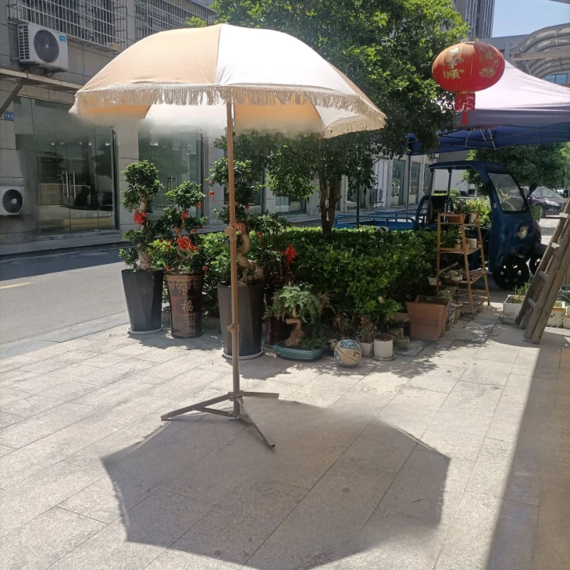 مظلة شاطئ متطابقة الألوان قابلة للطي على الشاطئ، إعلان مظلة للترفيه