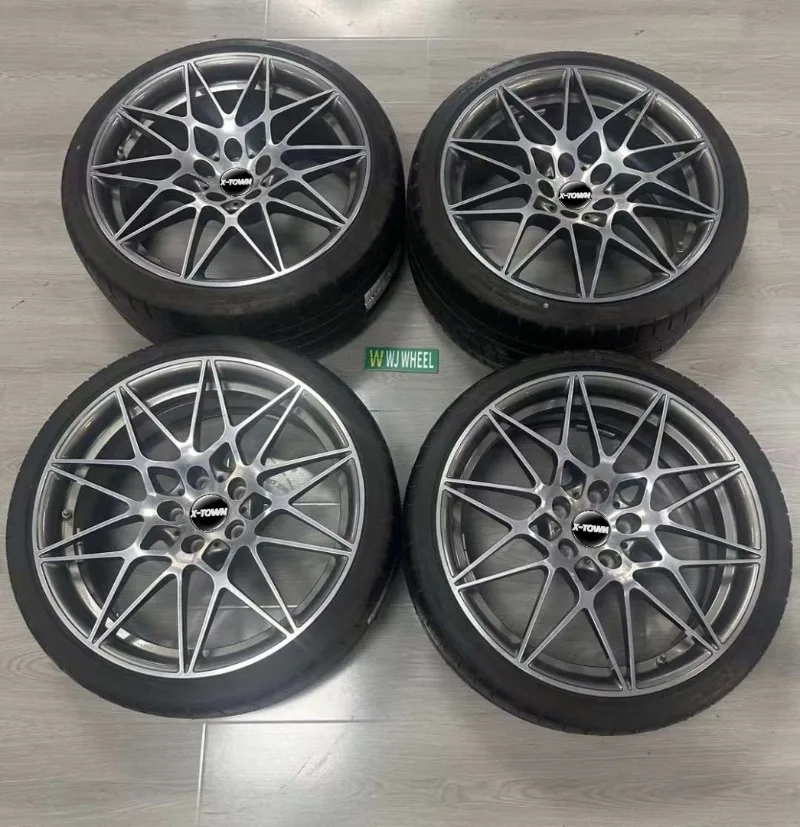 26 Style 8J One‑Pieces Silver 17 18 19 20 22 24 Inches Passenger Car Rims 5x108 5x120 5x114.3 Alloy Forged Wheels For Mercedes F view 5