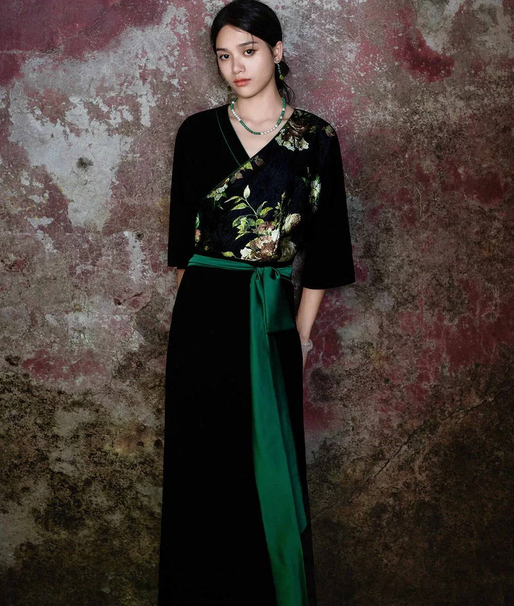 Classical Oil Painting Palace Vintage Lace Tibet Dress Women's Relaxation Noble Chinese Style Old in OrientTown Black Long Robe