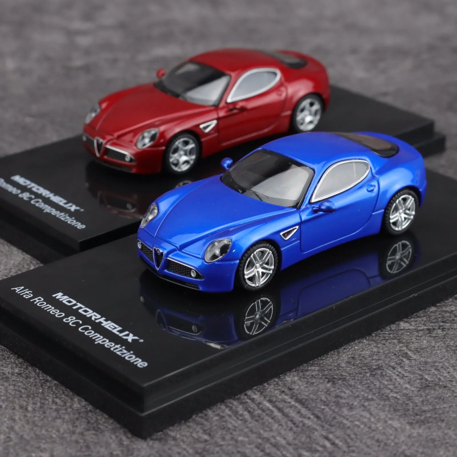 

Модель автомобиля MH 1:64 Alfa Romeo 8C Competizione 2008 из сплава