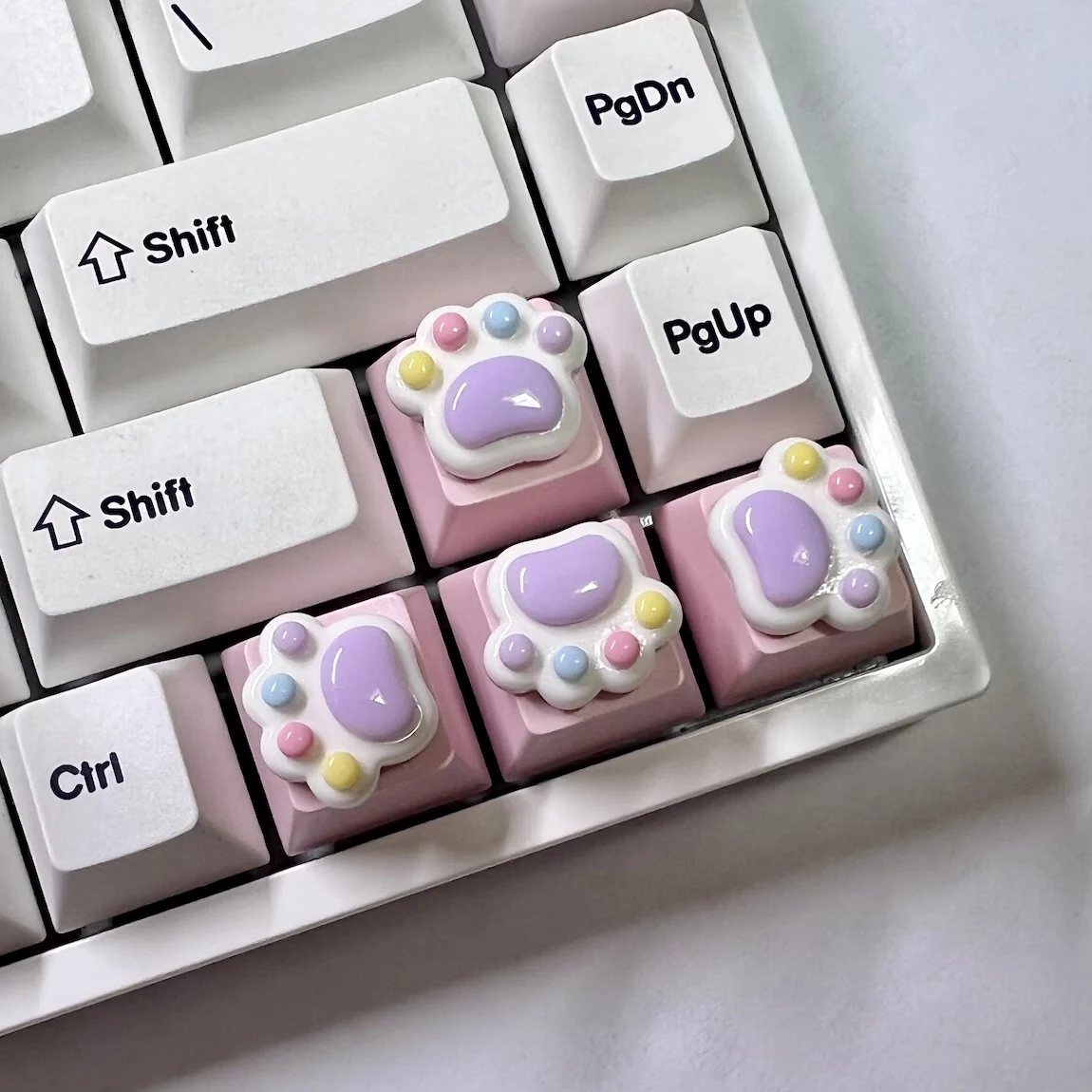 Colorful Cat Claw Keycap 4Pcs/set Cartoon Cute Cat's Paw Keycaps for Cross Axis Mechanical Keyboard WASD Arrow Keys Decoration