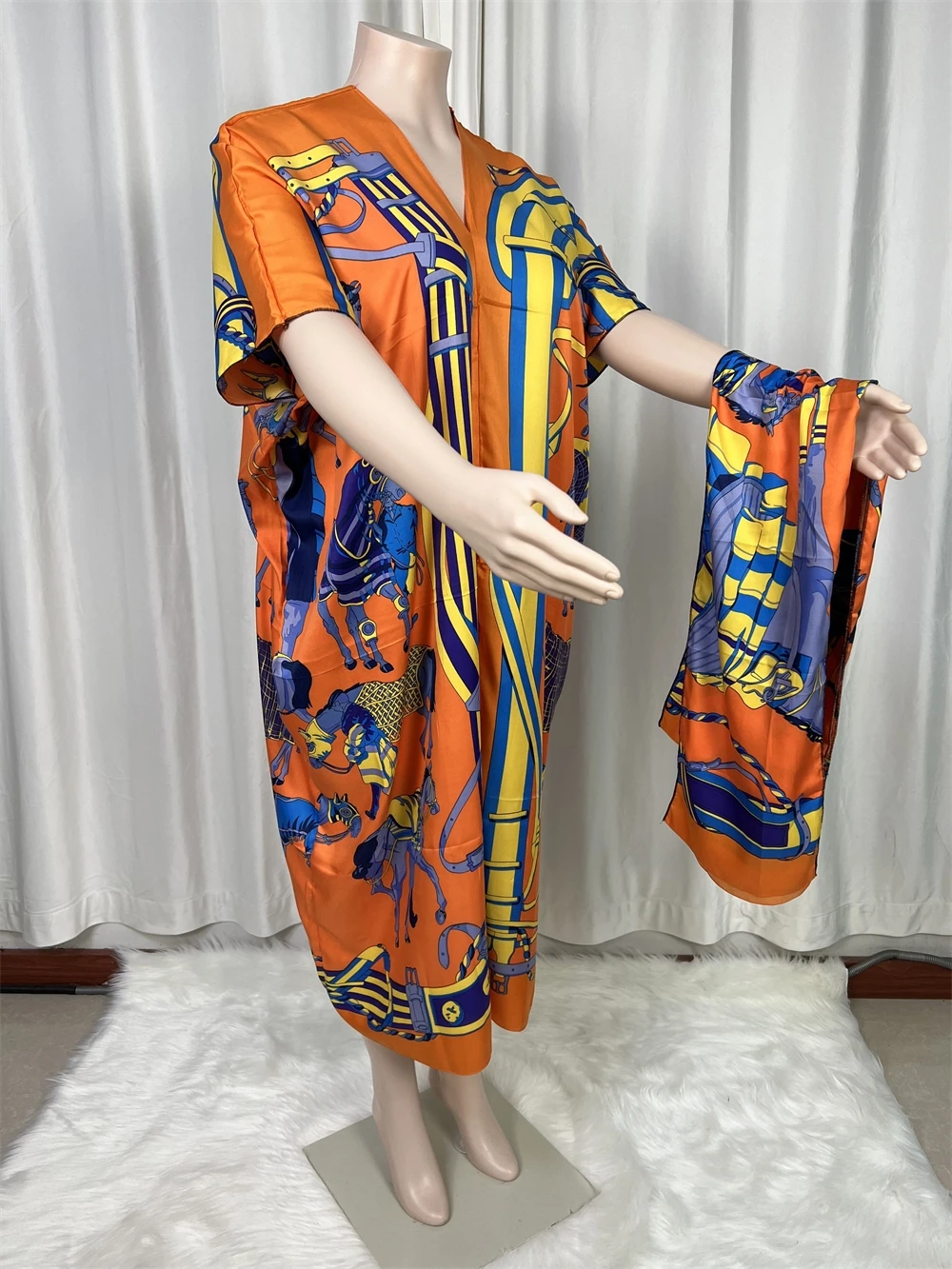 

Arabia's New 2024Saudi Loose Printed Silk Maxi Dress Summer Beach Bohemian Robe Africa Kaftan Kimono Swim Suit Batwing Sleeve