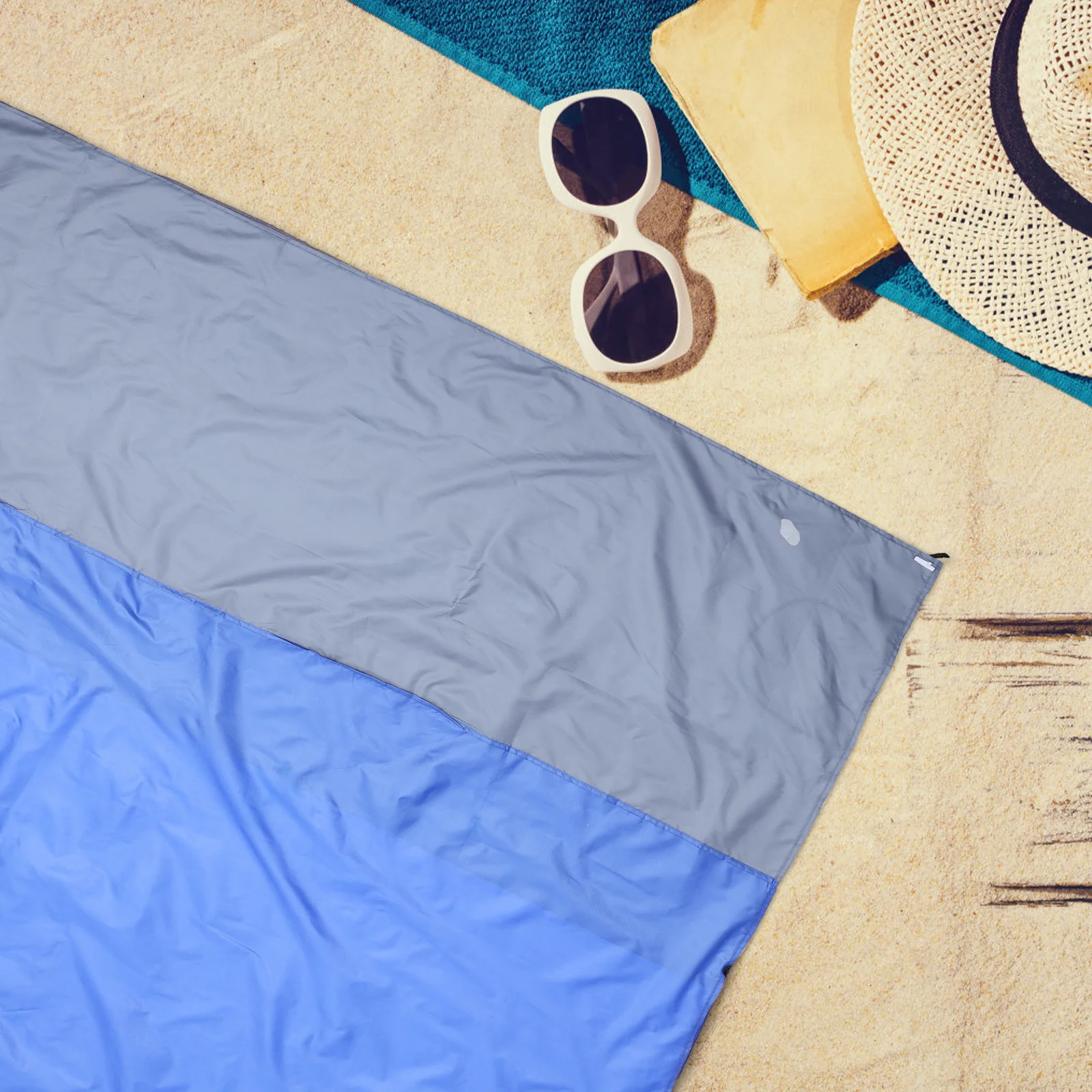 

1Pcs Portable Waterproof Picnic Blanket Lightweight Foldable Outdoor Camping Mat Beach Cushion Sand Resistant Portable Mat