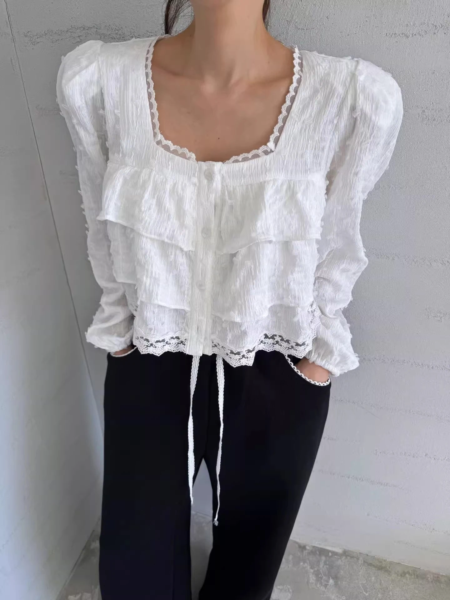 

Chic Multi-Layered Long Sve irt Women's ort Sle Spring Design Sensation Small ence Belted Garden Design Top