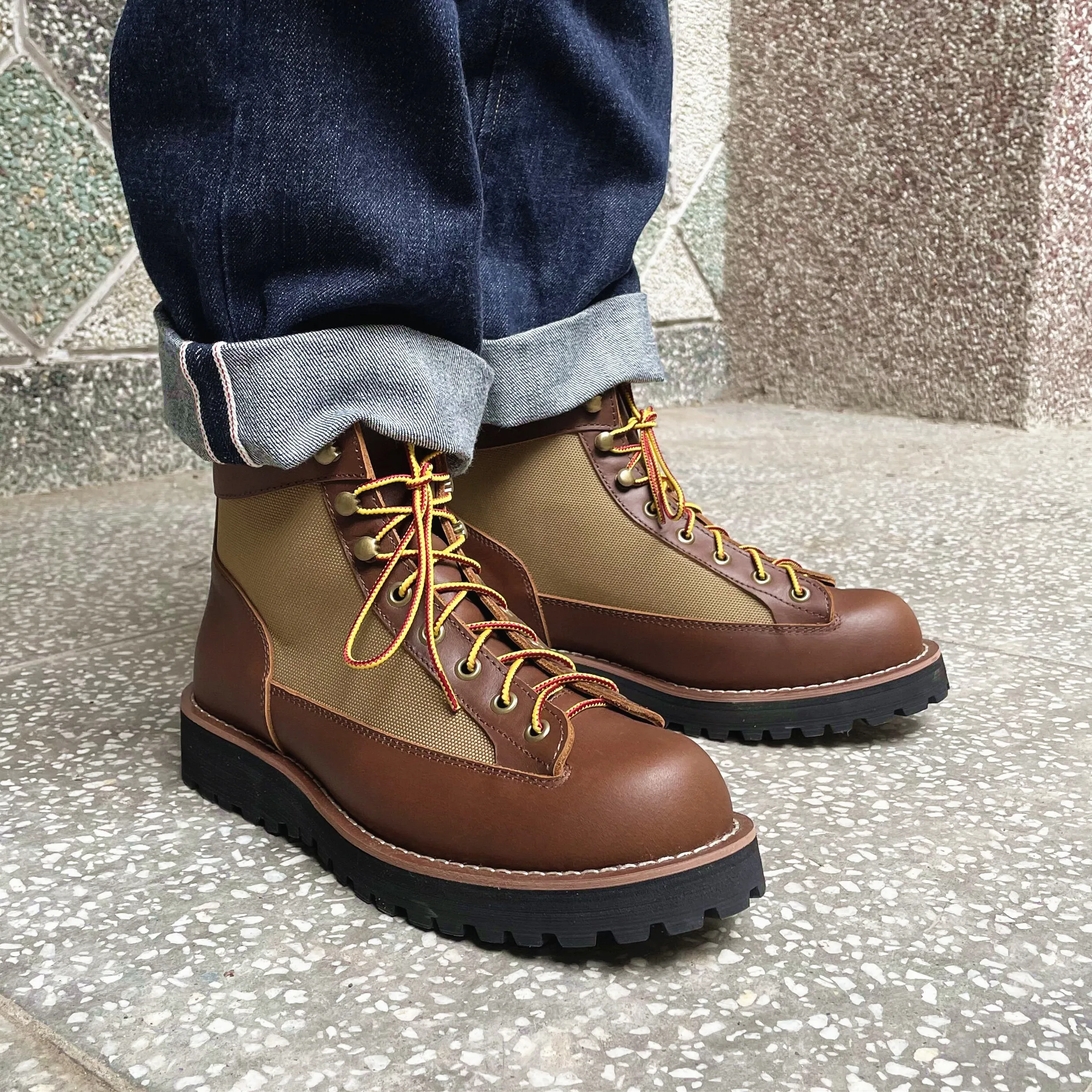 Cow Leather Men Basic Flat Motorcycle Boots Autumn platform Gentlemen Shoes Cross Straps Cool Tide Color