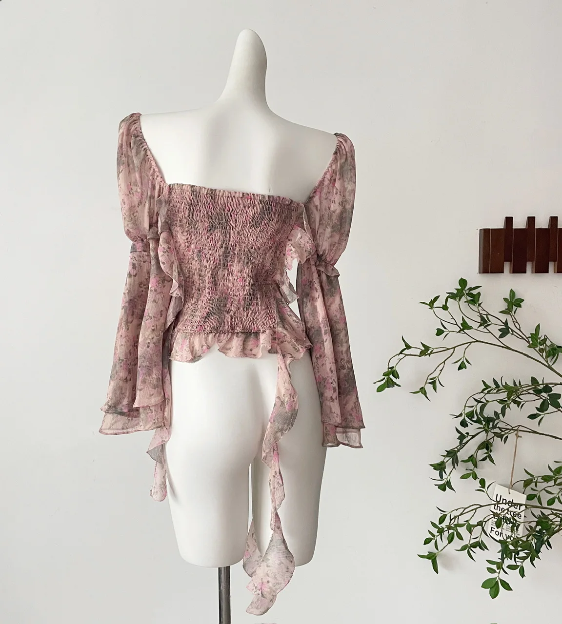 2025 New Women's Printed Drifting Sleeve Waist Chiffon Top