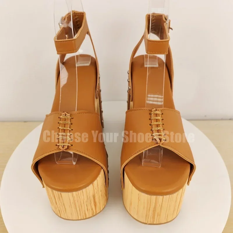 

Rivets Design Brown Wooden Heel Platform Sandals Buckle Strap Women Shoes Chunky High Heels Party Feast 2026 Zapatos Para Mujere