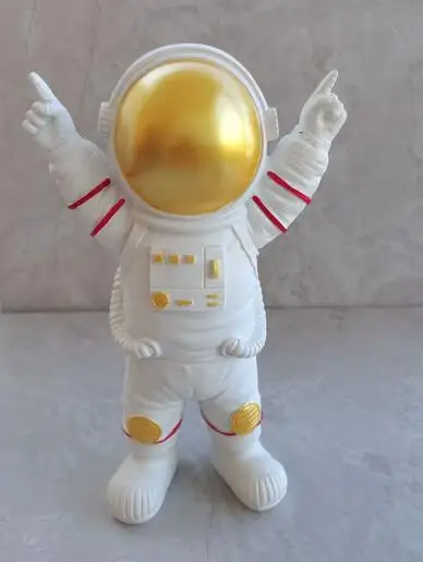 Creative Resin Figure Decoration desktop Trinket decoration home astronaut lovely decoration birthday gift European Figure Decor