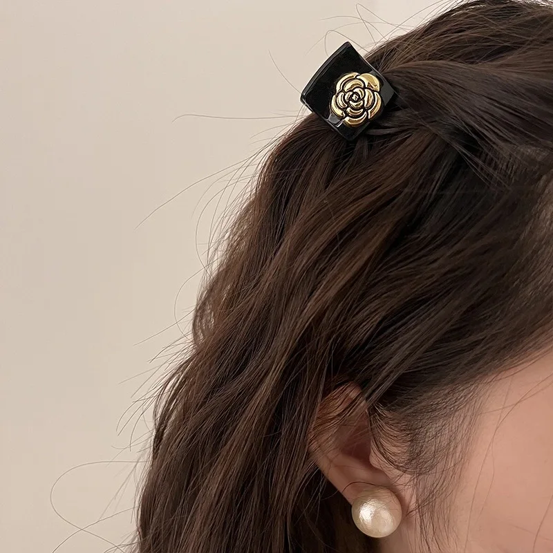 Small Vintage Flower Hair Claw Clips Women Girls French Black Camellia Plastic Lovely Mini Claw Hairclip Hairpin Hair Accessory