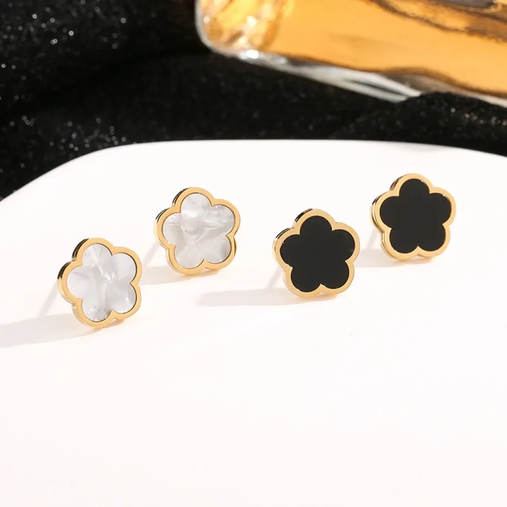 Stainless Steel Charm Black-whita Five Leaf Flower Stud Earrings for Women Claccic Simple Korea Earring Jewelry Gift Colorfast