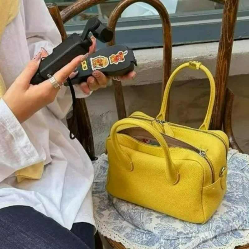 Fashionable and Sophisticated Boston Bag, Large Capacity and Versatile Commuter Handbag, Women's Single-shoulder Crossbody Bag view 2