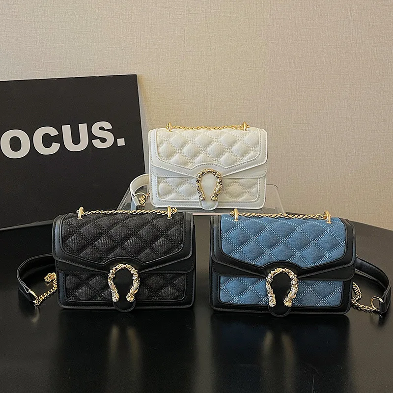 

New 2025! Retro Small Square Bag for Women - Shiny Diamond Chain, Versatile Shoulder/Crossbody, Elevates Daily Outfits