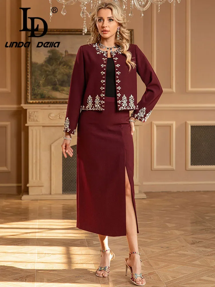 

Новинка весны 2025: Элегантный женский комплект LD LINDA DELLA – кардиган ручной работы с бисером + юбка с разрезом спереди