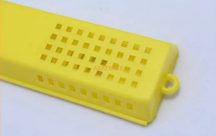 Bee King Cage Mailing Bee King Cage Extended Prison in King Cage Bee Italy Bee Multi functional Plastic Bee King Storage Device