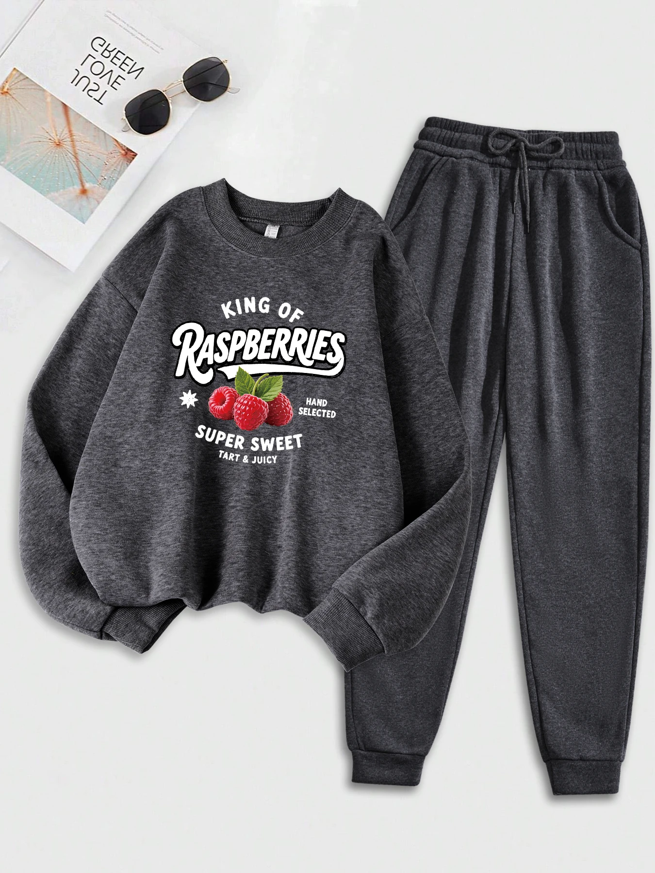 

Комплект свитшотов с рисунком «Дра сладкой малины», женский комплект с круглым вырезом, повседневная спортивная одежда, флисовый мягкий свитшот, осенняя универсальная одежда