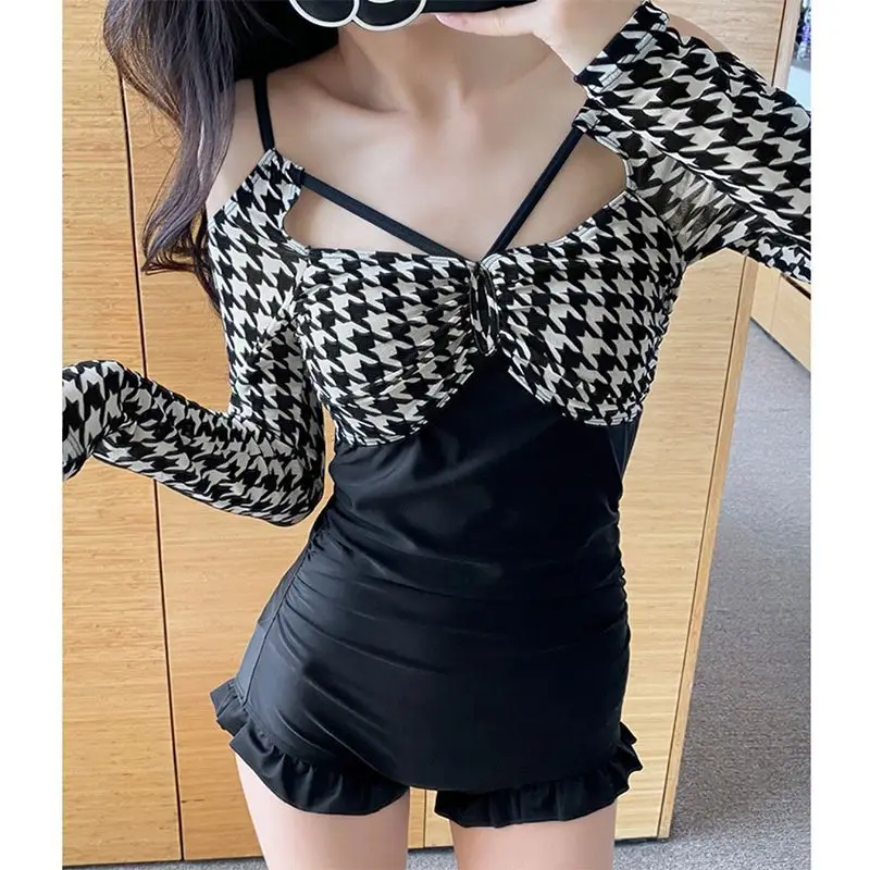 2023 New Summer Fashionable Square Neck High Waist with Chest Cushion Lace Up Bird Checker Long Sleeve Sunscreen Skirt Swimwear