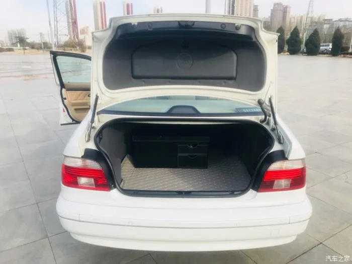 

Back Door Stay for BMW 5 Series E39 525i 528i 530i 540i M5 sedan 1995-2004 Rear Auto Tailgate Boot Gas Struts Lift Supports