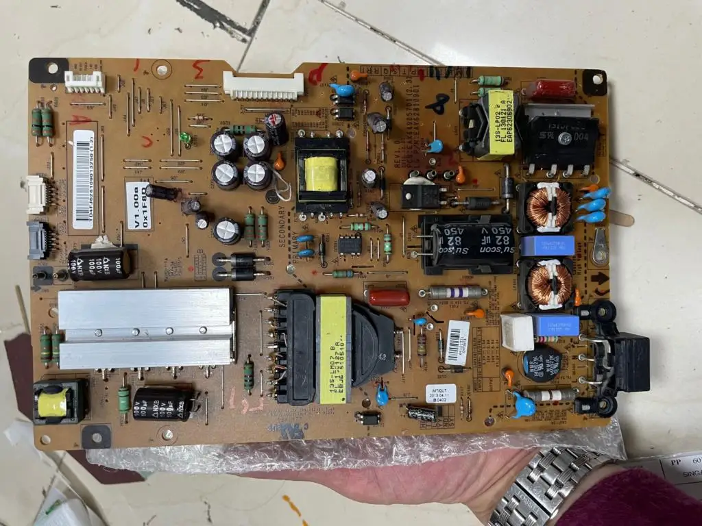 

Good quality,and used board for 42LA6600 EAX64905701, EAY62810901 for LGP4247-13LPB